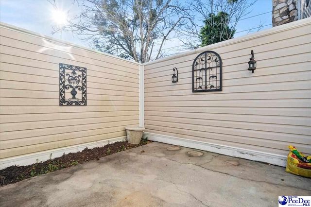 1811 Meadow Green, Florence, SC 29501