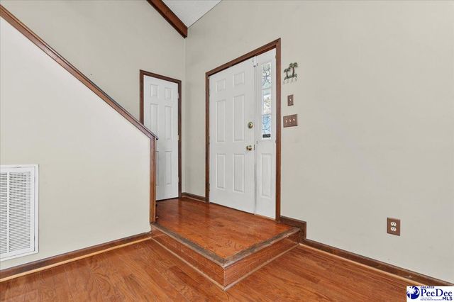 1811 Meadow Green, Florence, SC 29501