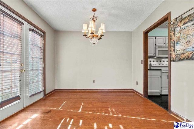 1811 Meadow Green, Florence, SC 29501