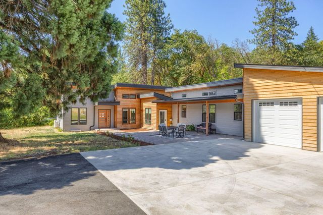 4235 Highland Avenue, Grants Pass, OR 97526