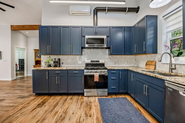 4235 Highland Avenue, Grants Pass, OR 97526