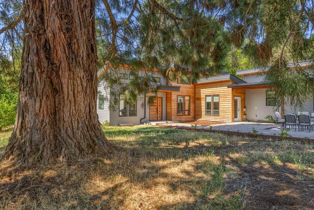 4235 Highland Avenue, Grants Pass, OR 97526