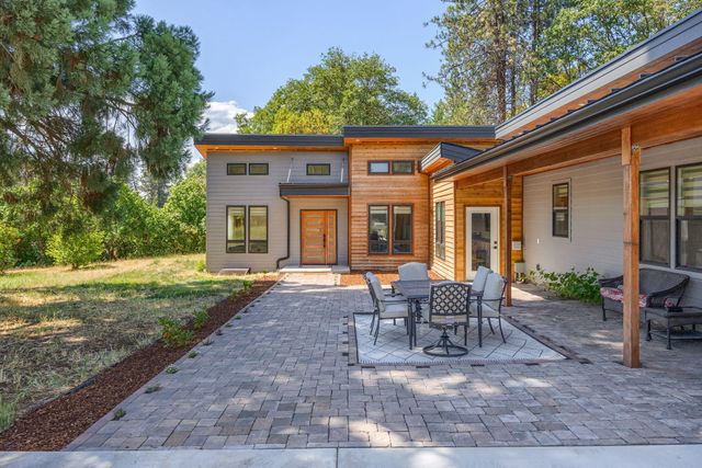 4235 Highland Avenue, Grants Pass, OR 97526