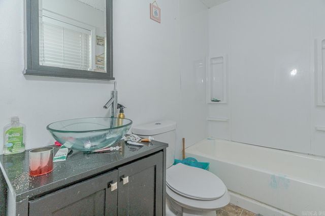 1812 Duncan Rd, Jonesboro, AR 72401