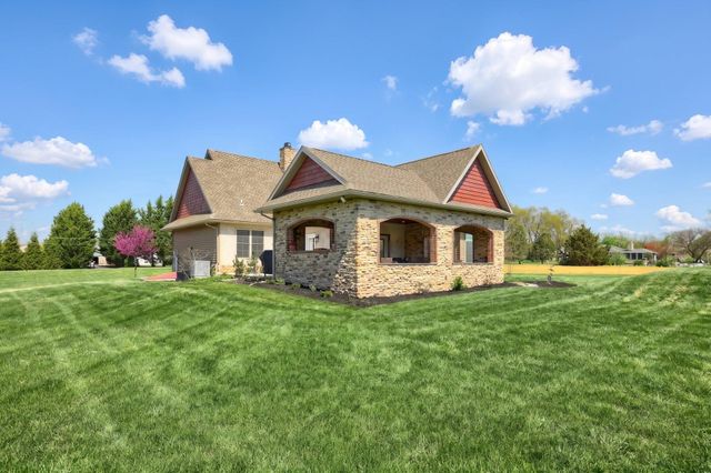 305 GUN CLUB RD, New Oxford, PA 17350