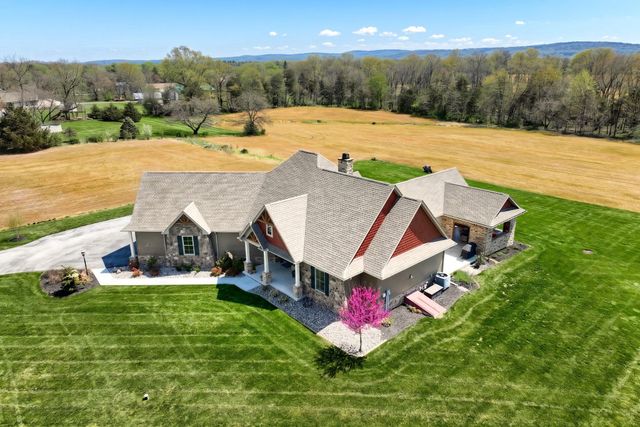 305 GUN CLUB RD, New Oxford, PA 17350