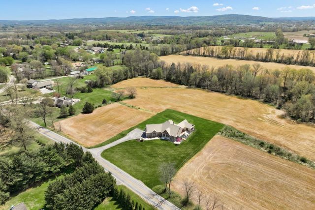 305 GUN CLUB RD, New Oxford, PA 17350
