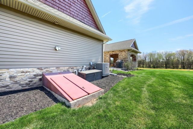 305 GUN CLUB RD, New Oxford, PA 17350