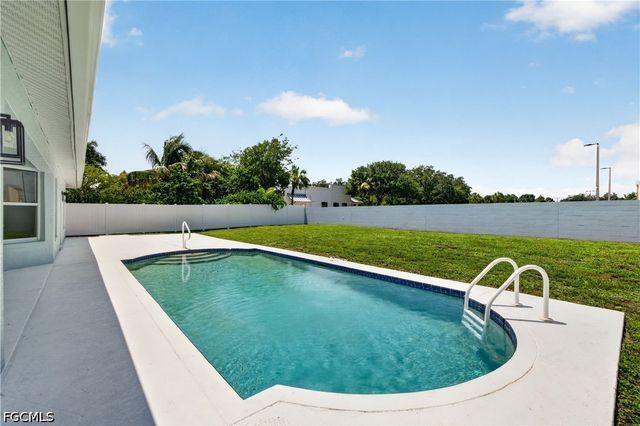 15579 Spring Line LN, Fort Myers, FL 33905