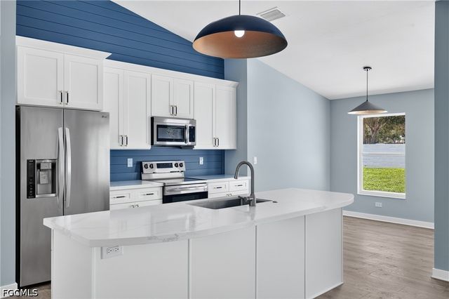 15579 Spring Line LN, Fort Myers, FL 33905