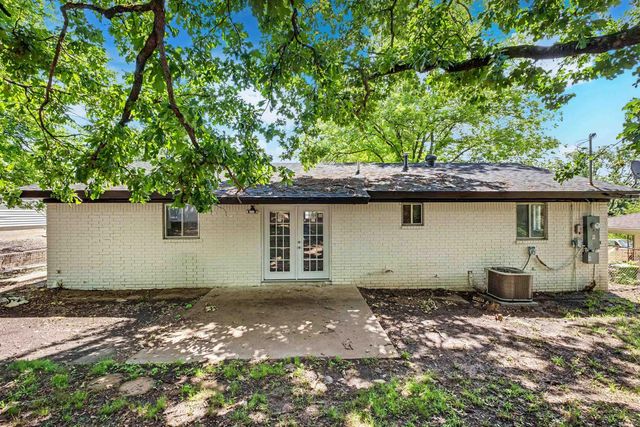 5215 Pike Avenue, North Little Rock, AR 72118