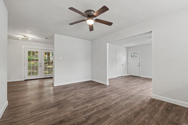 5215 Pike Avenue, North Little Rock, AR 72118