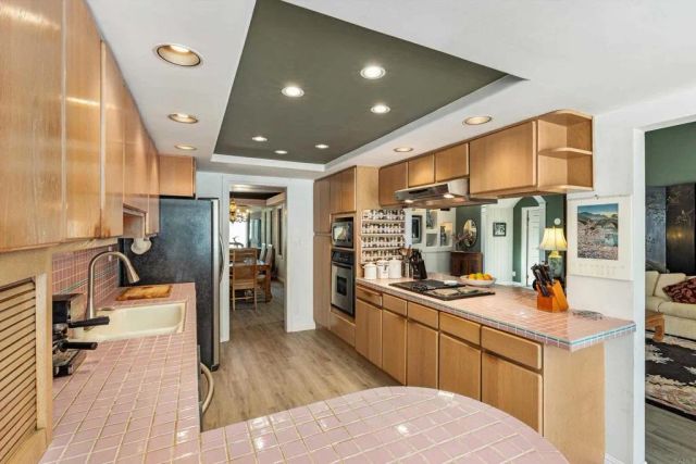 1556 Via Rancho Parkway, Escondido, CA 92029
