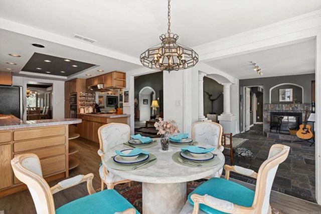 1556 Via Rancho Parkway, Escondido, CA 92029