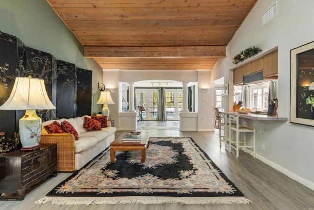 1556 Via Rancho Parkway, Escondido, CA 92029