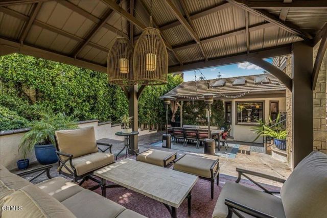 317 El Tuaca Court, Camarillo, CA 93010