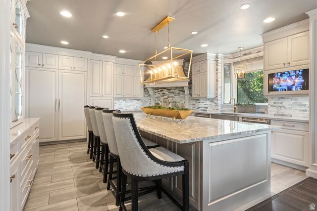 9126 S WASATCH PEAK CIR, West Jordan, UT 84088