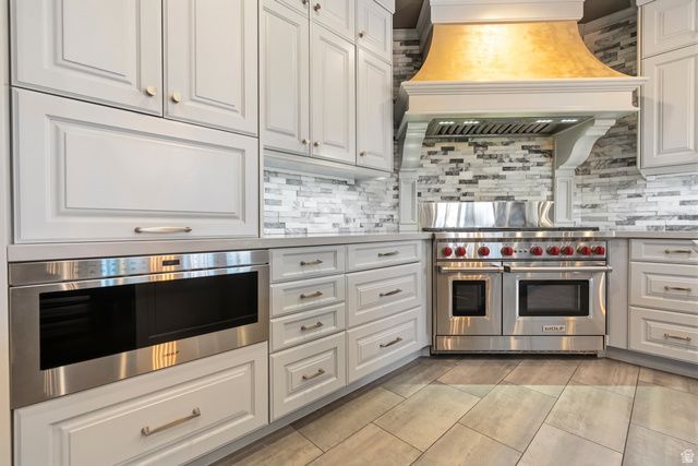 9126 S WASATCH PEAK CIR, West Jordan, UT 84088