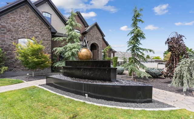 9126 S WASATCH PEAK CIR, West Jordan, UT 84088