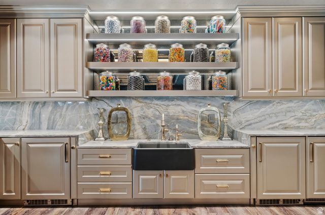 9126 S WASATCH PEAK CIR, West Jordan, UT 84088