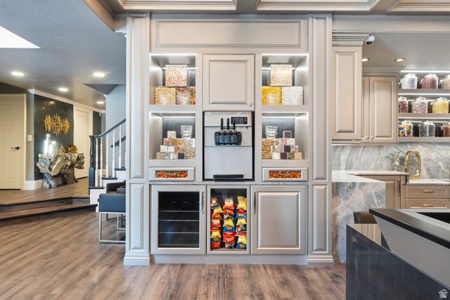 9126 S WASATCH PEAK CIR, West Jordan, UT 84088