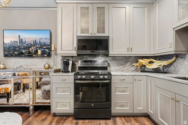 9126 S WASATCH PEAK CIR, West Jordan, UT 84088