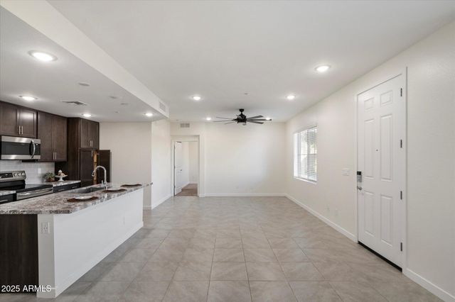 155 N LAKEVIEW Boulevard 108, Chandler, AZ 85225