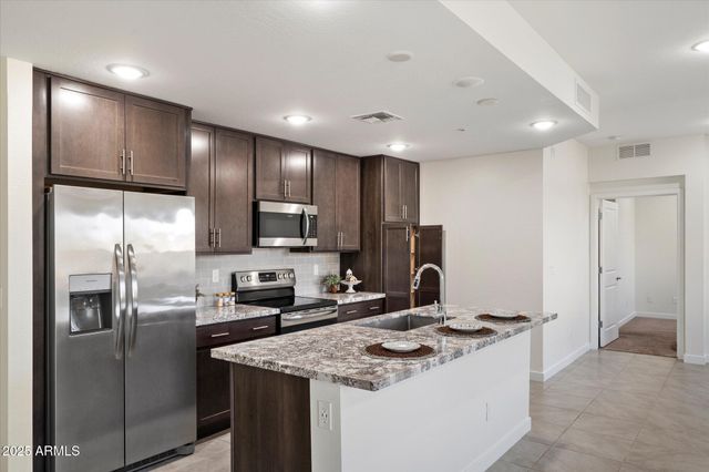 155 N LAKEVIEW Boulevard 108, Chandler, AZ 85225