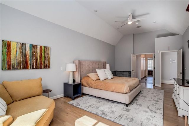 9205 Redbud Lane, Lenexa, KS 66220