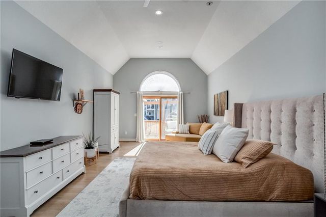 9205 Redbud Lane, Lenexa, KS 66220