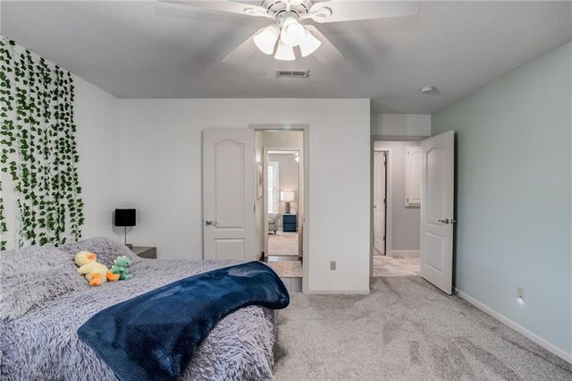 9205 Redbud Lane, Lenexa, KS 66220