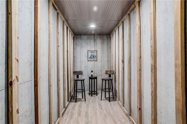 9205 Redbud Lane, Lenexa, KS 66220