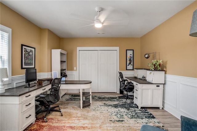 9205 Redbud Lane, Lenexa, KS 66220