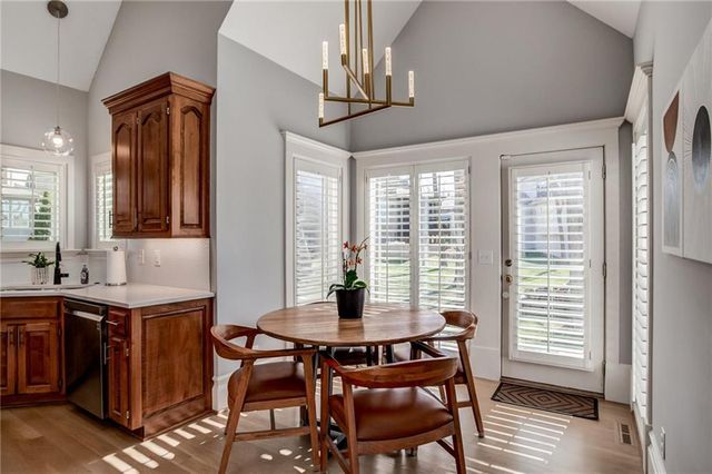 9205 Redbud Lane, Lenexa, KS 66220