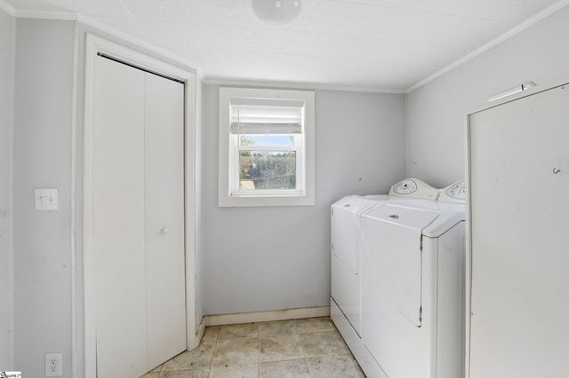 106 E Thompson Street, Landrum, SC 29356