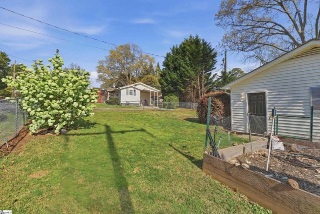 106 E Thompson Street, Landrum, SC 29356