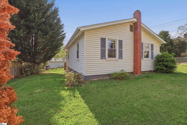 106 E Thompson Street, Landrum, SC 29356