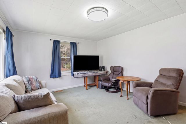 106 E Thompson Street, Landrum, SC 29356