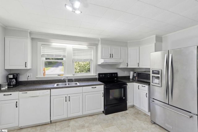 106 E Thompson Street, Landrum, SC 29356