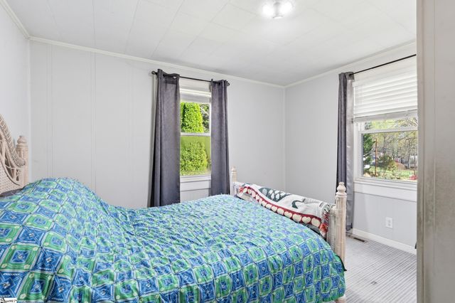 106 E Thompson Street, Landrum, SC 29356