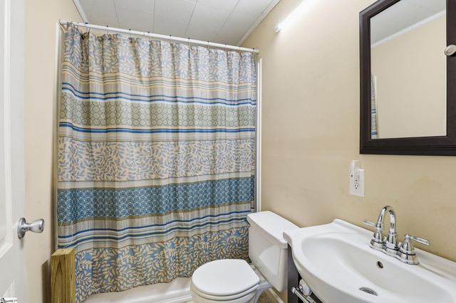 106 E Thompson Street, Landrum, SC 29356