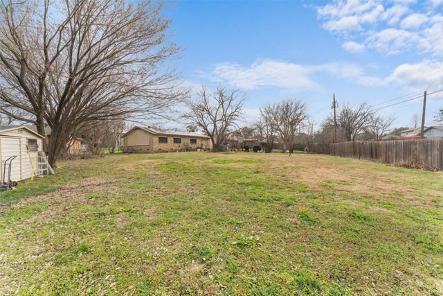 221 Caraway Drive, Mesquite, TX 75149