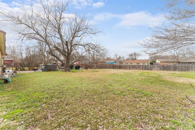 221 Caraway Drive, Mesquite, TX 75149