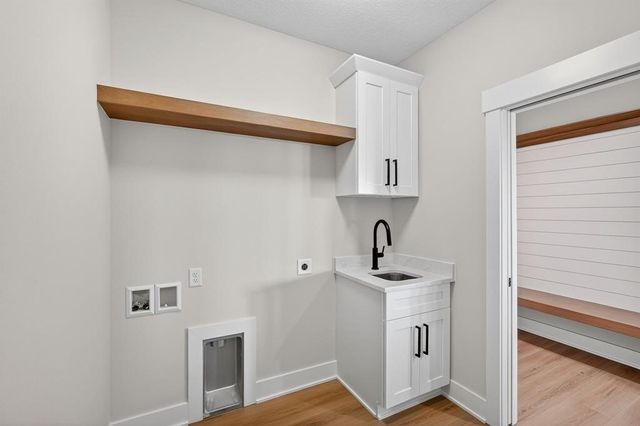 830 NW Sandy Hollow Circle, Waukee, IA 50263