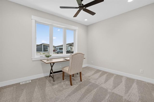 830 NW Sandy Hollow Circle, Waukee, IA 50263