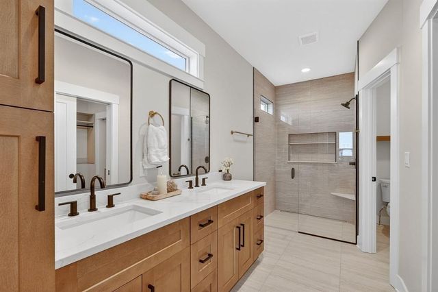 830 NW Sandy Hollow Circle, Waukee, IA 50263