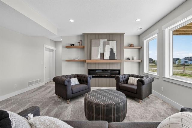 830 NW Sandy Hollow Circle, Waukee, IA 50263