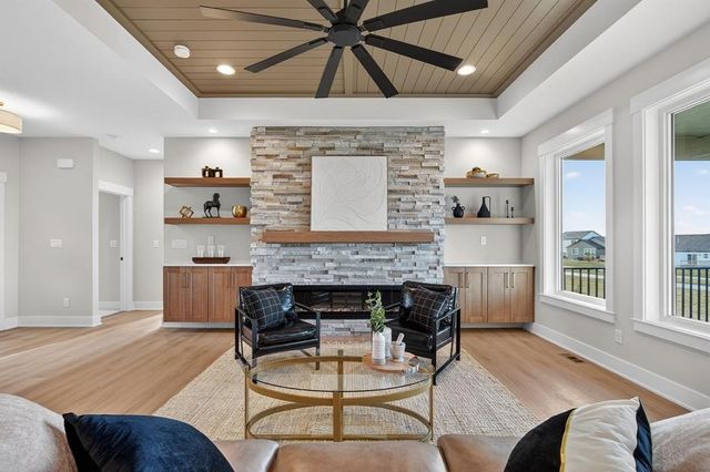 830 NW Sandy Hollow Circle, Waukee, IA 50263