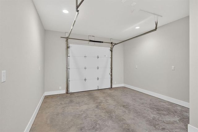 830 NW Sandy Hollow Circle, Waukee, IA 50263