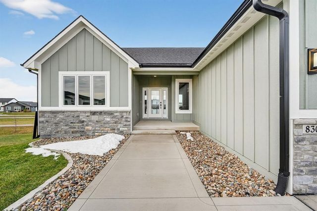 830 NW Sandy Hollow Circle, Waukee, IA 50263